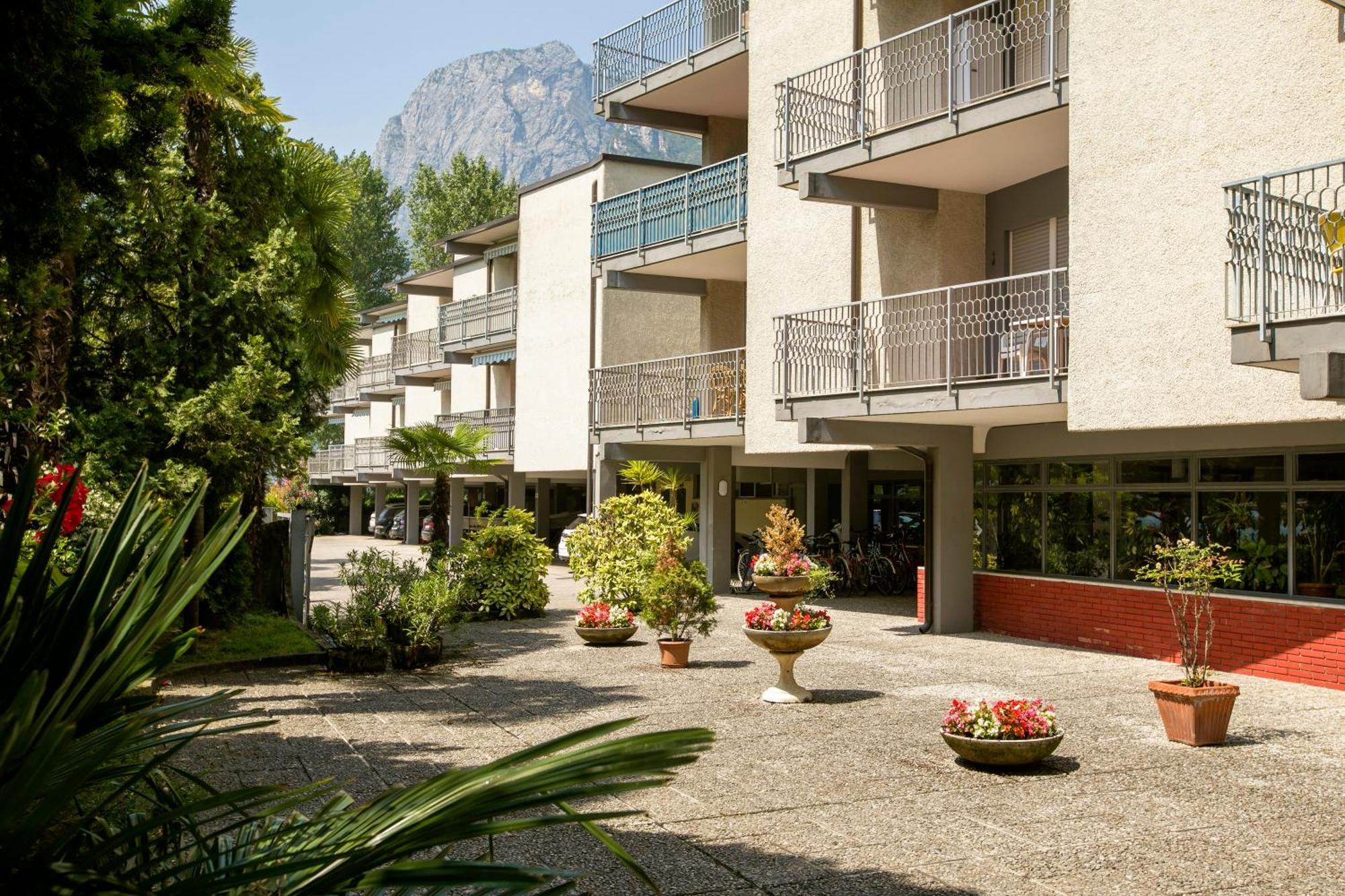 Residenza Lago D'Argento - Happy Rentals Riva del Garda Luaran gambar