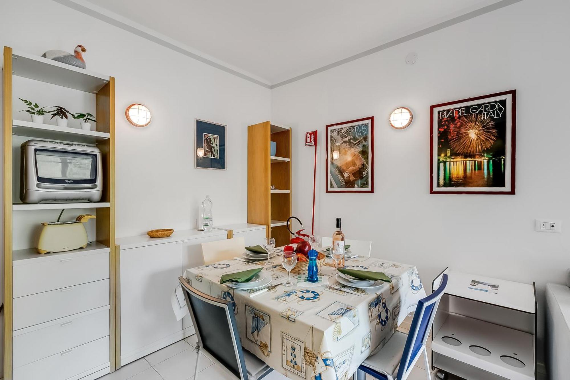 Residenza Lago D'Argento - Happy Rentals Riva del Garda Luaran gambar