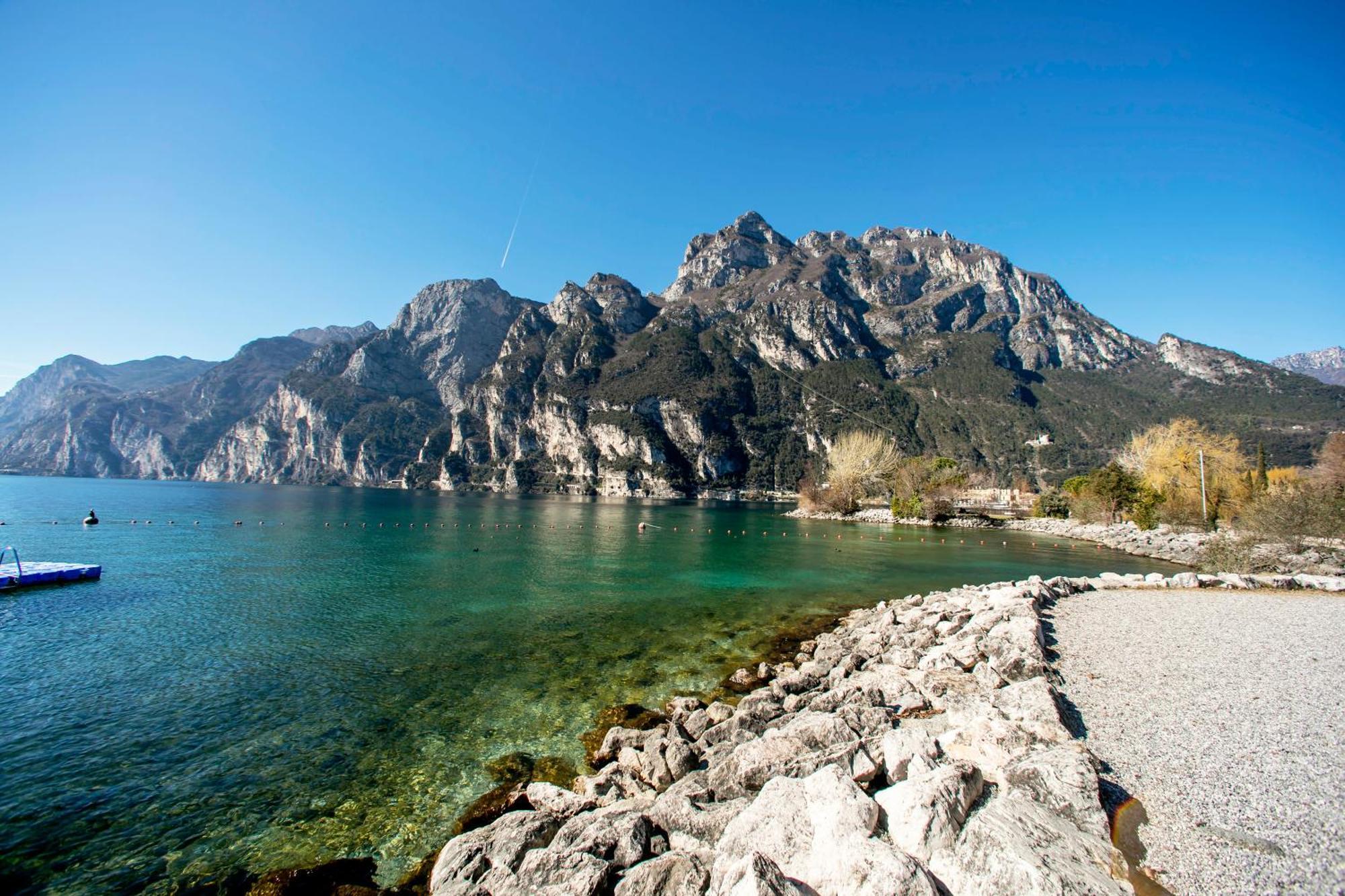Residenza Lago D'Argento - Happy Rentals Riva del Garda Luaran gambar